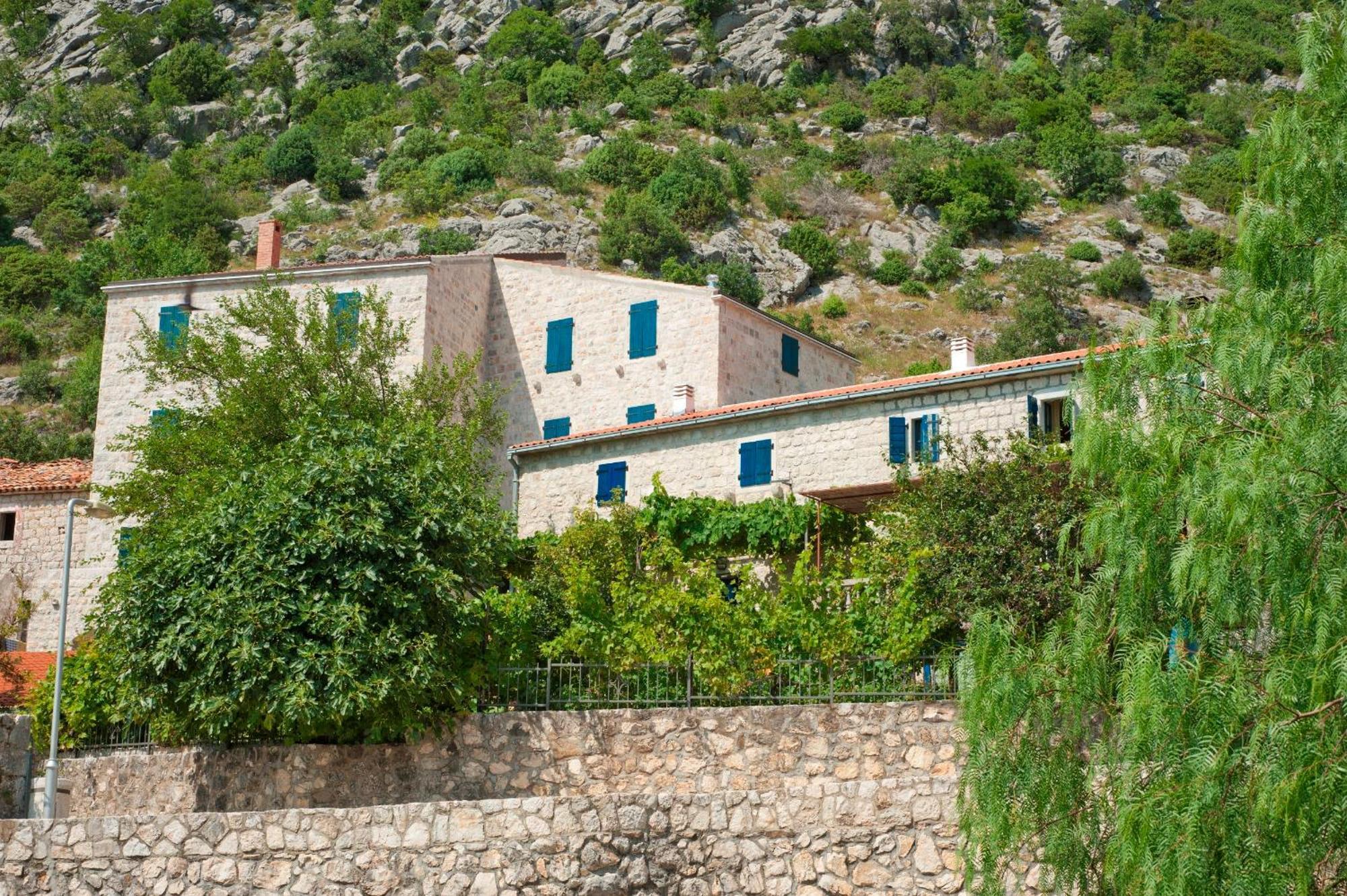 Holiday Home Neda 스베티스테판 외부 사진